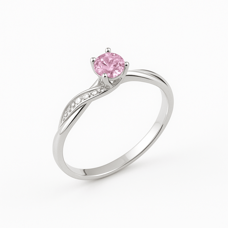 Anel Delicado com Zircônia Rosa e Design Entrelace Cravejado– Prata 925