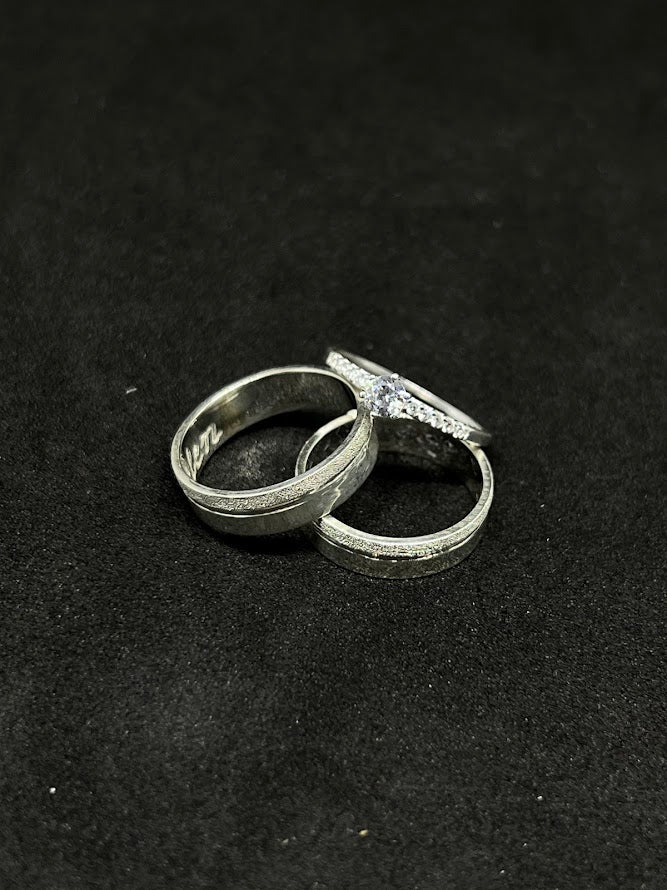 Par de Alianças Knype Eternal 4mm + Gravação de Nomes como Brinde